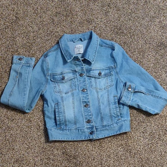 Love Tree Denim Trucker Jacket light wash Size SMALL - Picture 1 of 5